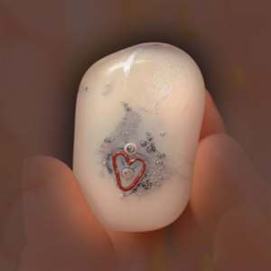 jewelart mishapen heart glass